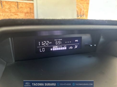Used 2020 Subaru Crosstrek 2.0i Premium AWD/4WD image 22