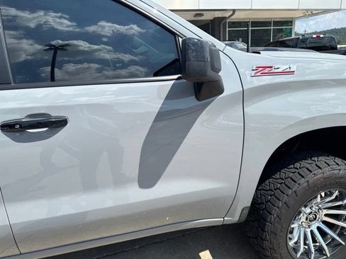 Used 2024 Chevrolet Silverado 1500 LT Trail Boss w/ Convenience Package II AWD/4WD image 30