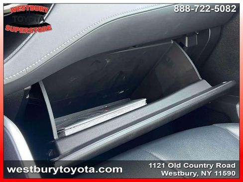 Used 2023 Toyota Highlander XLE AWD/4WD image 32