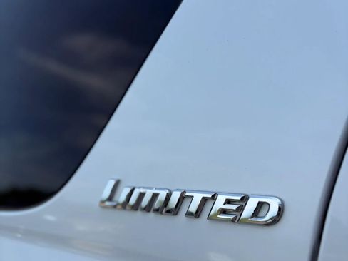 Used 2006 Toyota Sequoia Limited AWD/4WD image 23