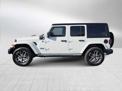 Used 2024 Jeep Wrangler Sport S image 5
