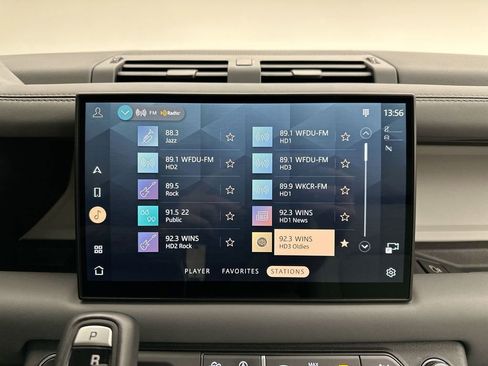 Used 2025 Land Rover Defender 110 S image 27