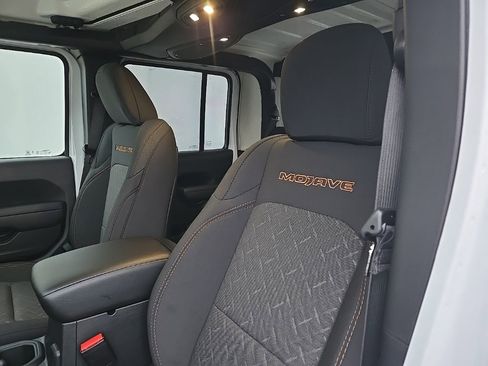 New 2026 Jeep Gladiator Mojave image 37