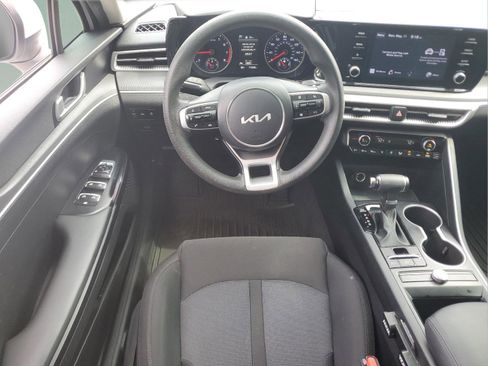 Used 2023 Kia K5 LXS FWD image 8