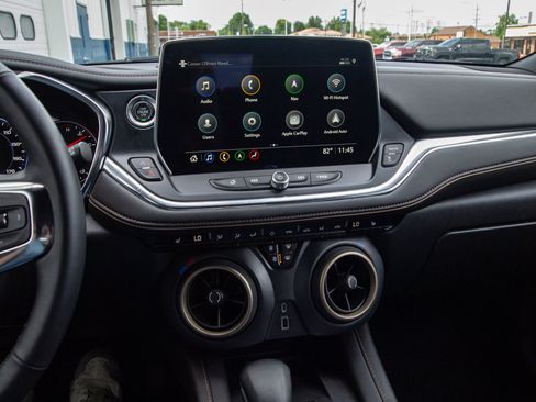 Used 2023 Chevrolet Blazer Premier FWD image 16
