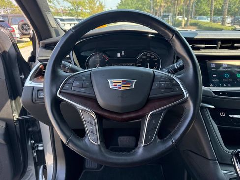 Used 2024 Cadillac XT5 Premium Luxury image 18