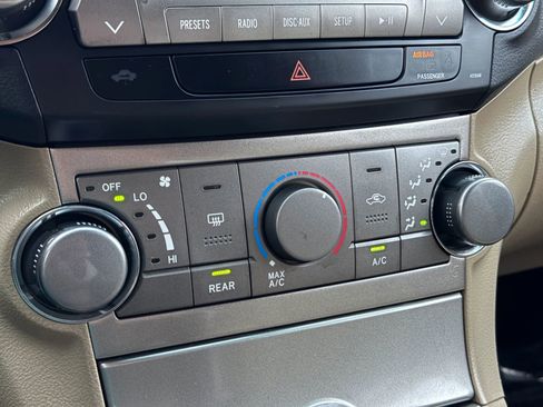 Used 2011 Toyota Highlander 2WD w/ Tech Pkg image 33