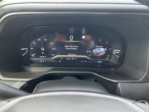 Used 2023 GMC Yukon Denali Ultimate AWD/4WD image 15