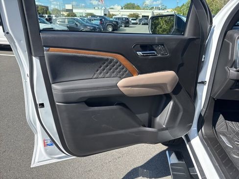 New 2026 GMC Canyon Denali image 19