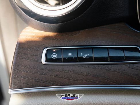 Used 2017 Mercedes-Benz E 300 image 41