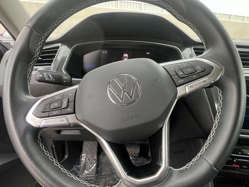 Certified 2023 Volkswagen Tiguan SE image 8