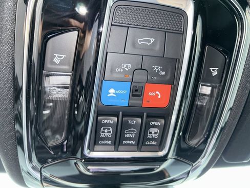 New 2024 Jeep Grand Cherokee Overland w/ Advanced Protech Group III AWD/4WD image 19