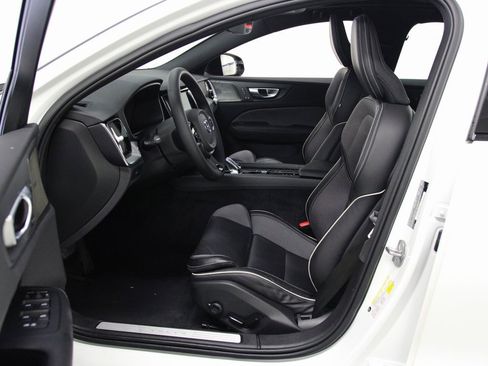 Used 2024 Volvo S60 B5 Plus w/ Climate Package image 17