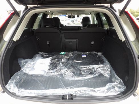 New 2025 Volvo XC60 B5 Core w/ Protection Package Premier image 13