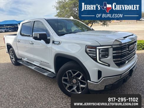 Used 2022 GMC Sierra 1500 SLT image 2