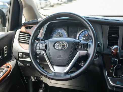 Used 2015 Toyota Sienna Limited Premium AWD/4WD image 12