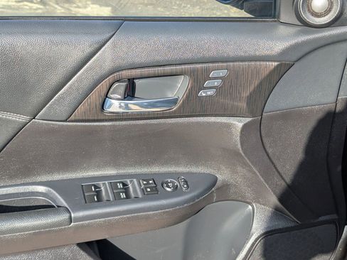 Used 2015 Honda Accord EX-L image 16