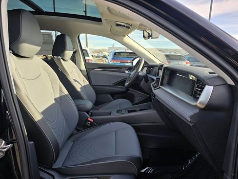 New 2026 Volkswagen Tiguan SE AWD/4WD image 10