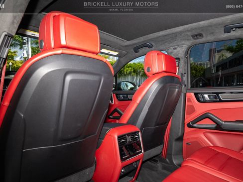 Used 2023 Porsche Cayenne GTS w/ Premium Package Plus image 19