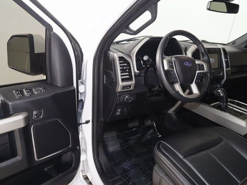 Used 2019 Ford F150 Lariat image 44