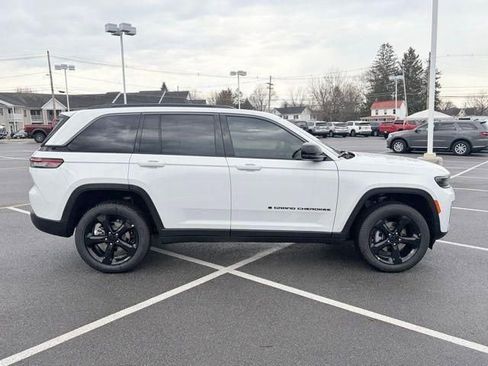New 2026 Jeep Grand Cherokee Limited AWD/4WD image 9