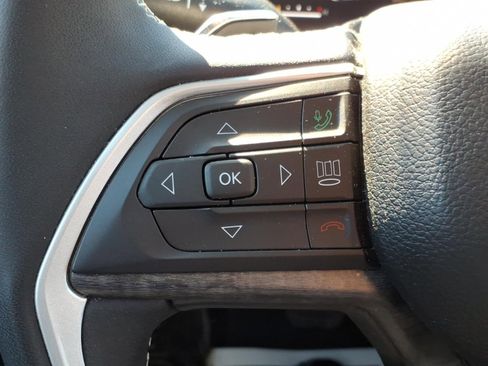 Used 2023 Jeep Grand Cherokee Limited AWD/4WD image 16