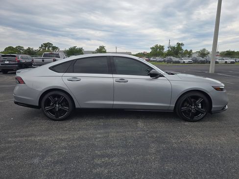 Used 2024 Honda Accord Sport image 3