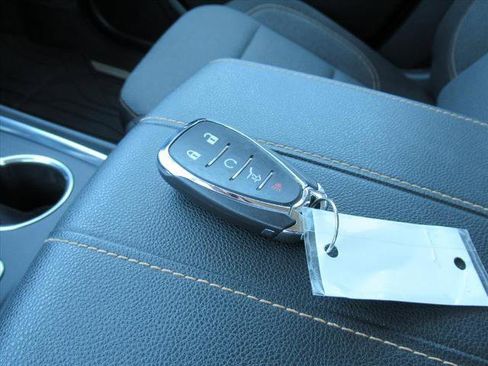 Used 2021 Chevrolet Traverse LT w/ LPO, Blackout Package image 36