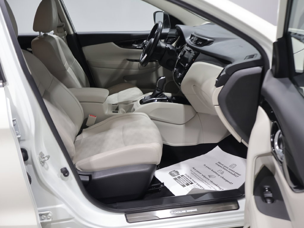 Used 2022 Nissan Rogue Sport SV w/ Technology Package AWD/4WD image 27