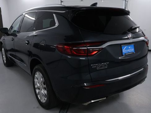 Used 2020 Buick Enclave Premium w/ Sun and Sites Package image 5