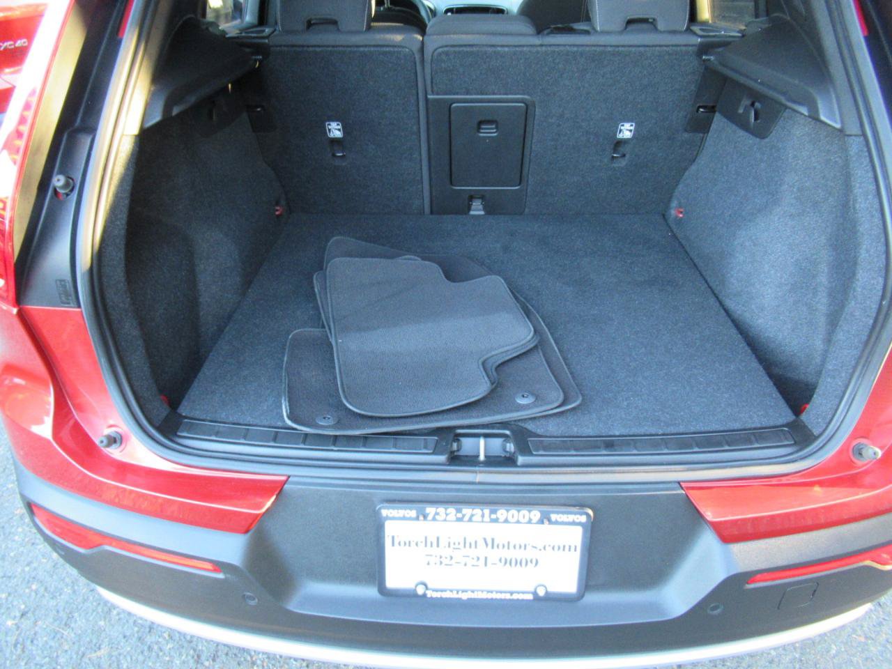 Used 2023 Volvo XC40 B5 Core AWD/4WD image 10
