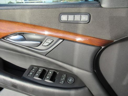 Used 2019 Cadillac Escalade Luxury image 25