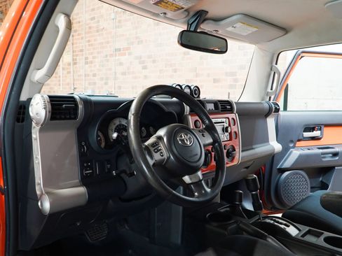 Used 2014 Toyota FJ Cruiser 4WD w/ Upgrade Package image 37