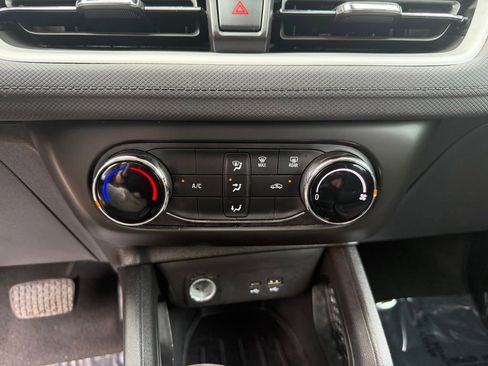 Used 2024 Chevrolet TrailBlazer LS FWD image 25