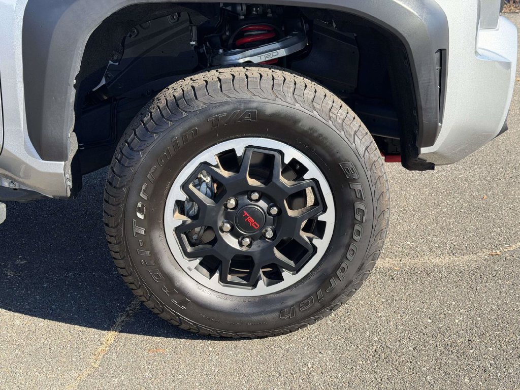 Used 2025 Toyota Tacoma TRD Off-Road AWD/4WD image 10