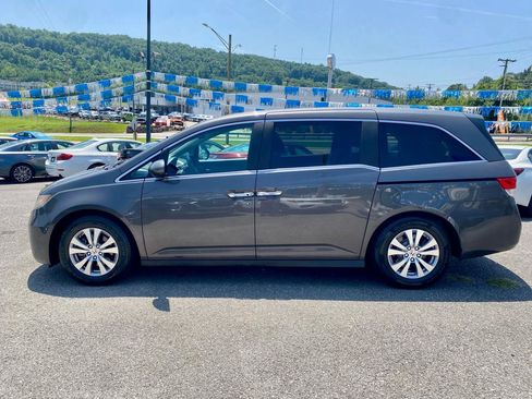 Used 2017 Honda Odyssey SE image 4