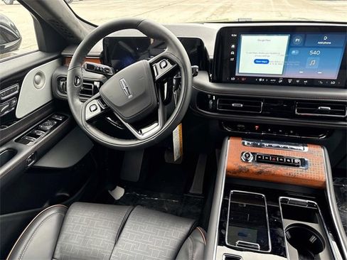 New 2025 Lincoln Aviator Black Label image 15