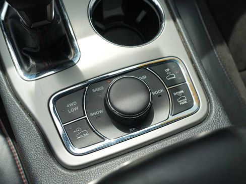 Used 2020 Jeep Grand Cherokee Trailhawk AWD/4WD image 37