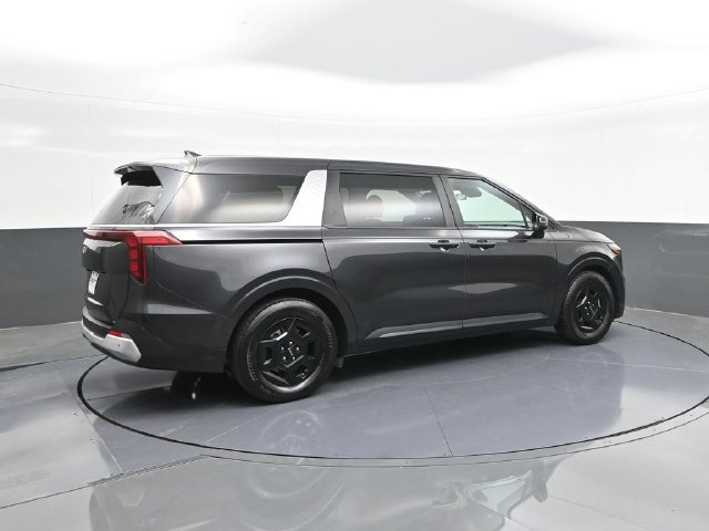 Used 2025 Kia Carnival FWD image 15