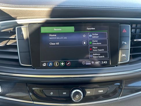 Used 2023 Buick Enclave Essence image 19