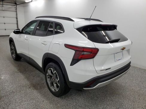 Used 2024 Chevrolet Trax LT w/ Driver Confidence Package image 6