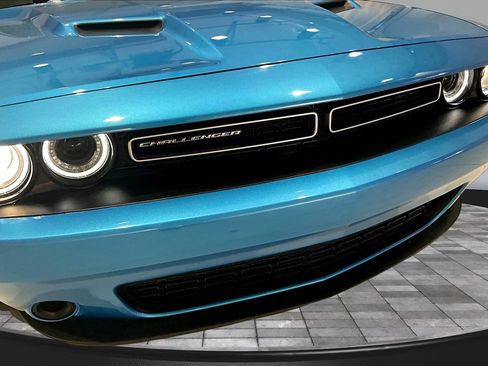Used 2023 Dodge Challenger SXT RWD image 31