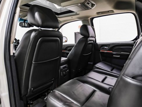 Used 2013 Cadillac Escalade EXT Premium AWD/4WD image 39
