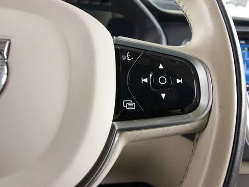 Certified 2023 Volvo XC90 B6 Plus AWD/4WD image 17