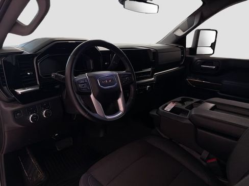 Used 2025 GMC Sierra 3500 SLE AWD/4WD image 9