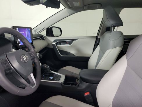 Used 2025 Toyota RAV4 Limited AWD/4WD image 23