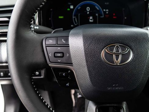 Certified 2026 Toyota Camry Hybrid w/ Convenience Package FWD image 39