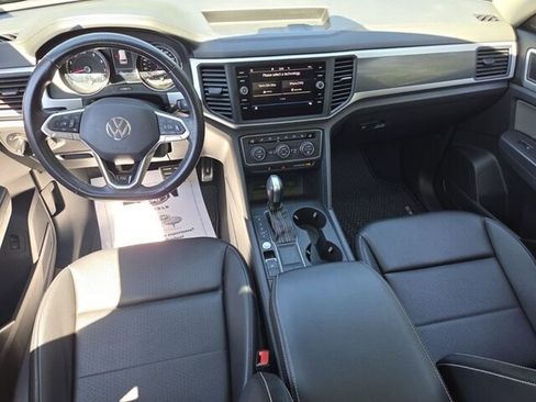 Used 2021 Volkswagen Atlas SE w/ Panoramic Sunroof Package FWD image 11