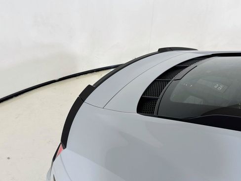 Used 2021 Audi R8 V10 w/ Premium Package RWD image 33