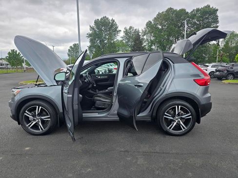 Used 2019 Volvo XC40 T5 R-Design AWD/4WD image 12